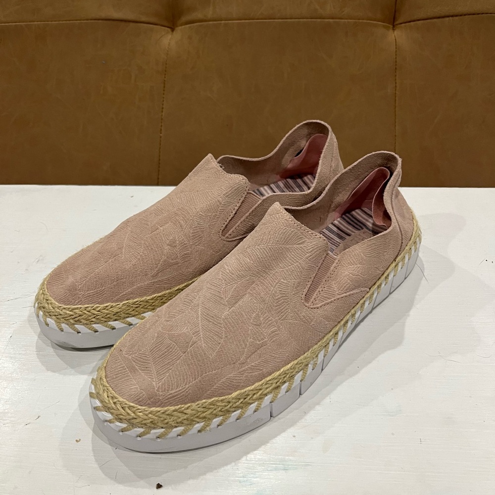 Crevo Size 9 Women's Camellia Slip Sneaker Blush Suede Braided Sole